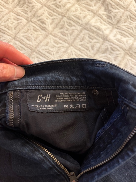 Citizens Of Humanity Women's Slim Straight Jeans — Black - Picture 4 of 11